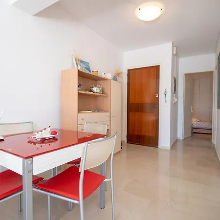 Apartment 5 Person