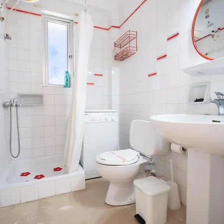 5 Person * Loutráki